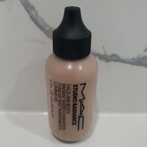 MAC Cosmetics Studio Radiance Foundation - N5